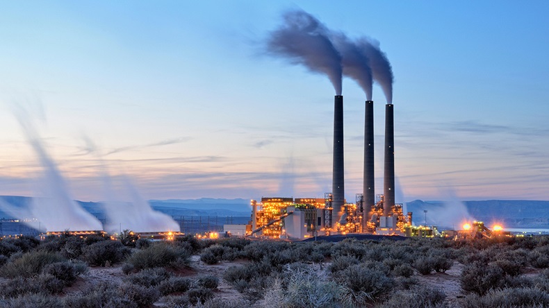 Coal power station (imageBROKER/Alamy Stock Photo)