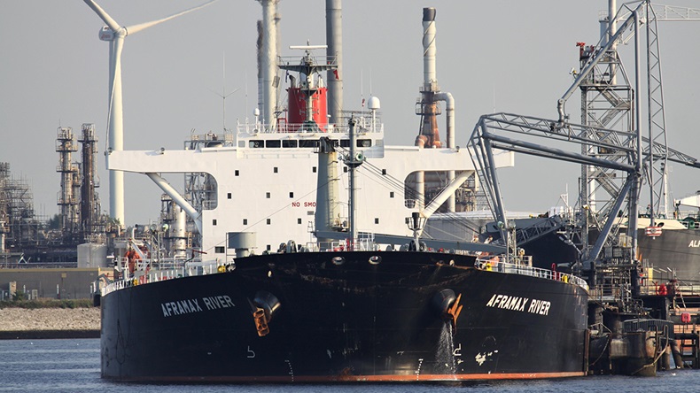 Aframax tanker 