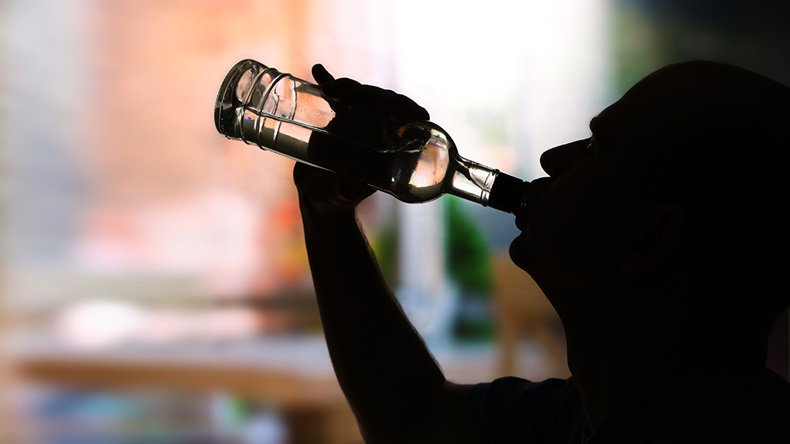 Alcohol problem (Africa Studio/Shutterstock.com)