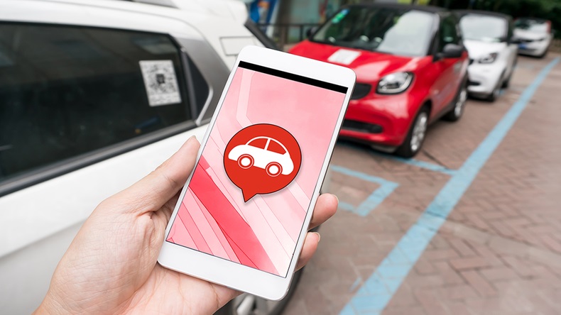 Car sharing app (DK samco/Shutterstock.com)