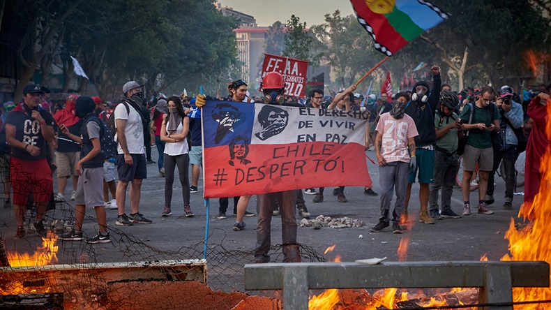 Chile protests (ausfilms/Shutterstock.com)