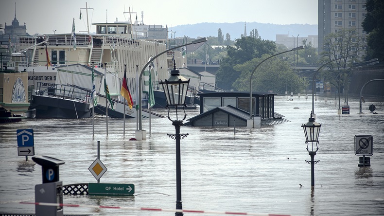 Dresden flood (2013) (Lina Balciunaite/Shutterstock.com)