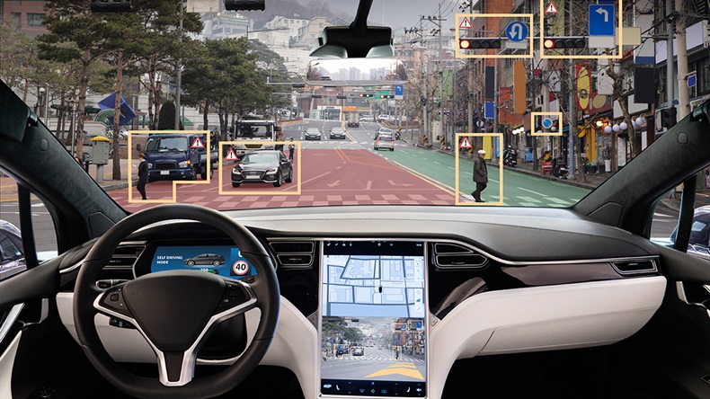 Driverless car (Scharfsinn/Shutterstock.com)