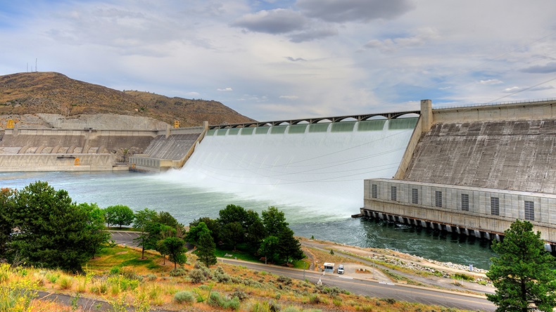 Grand Coulee Dam (Nadia Yong/Shutterstock.com)