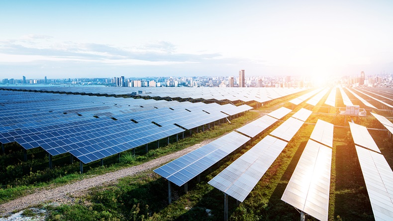 Solar panels (Wang An Qi/Shutterstock.com)