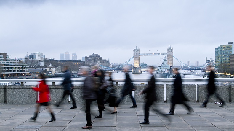 London workers (Mark Yuill/Shutterstock.com)