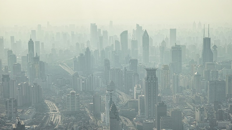 Shanghai smog, China (atiger/Shutterstock.com)