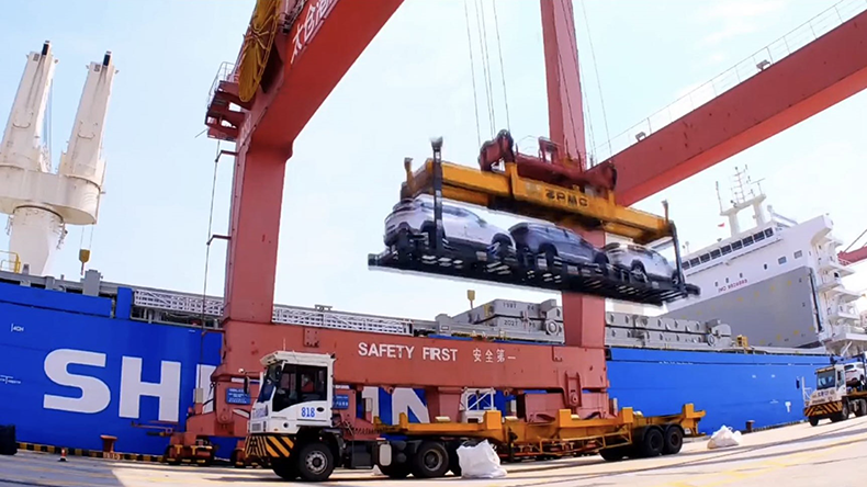 Foldable car frame on ship